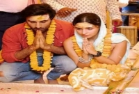 বিয়ের পর ছেলেদের ছোট হোক বা বড় মেয়েদের নিতেই হয়, সেটা কী?