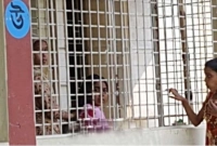 ক্লাস বন্ধ রেখে উকুন তোলা: ১০ শিক্ষককে শোকজ