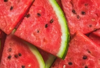 তরমুজের সাদা খোসা ফেলে দেন? তাহলে একবার পড়ুন