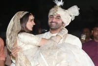 সাত পাক নয়, চার পাক ঘুরেই বিয়ে শেষ রণবীর-আলিয়ার! জানুন আসল রহস্য