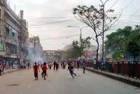 নিউ মার্কেট এলাকায় আবারো ধাওয়া পাল্টা ধাওয়া শুরু