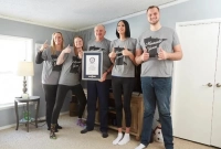 উচ্চতায় বিশ্বের সবচেয়ে লম্বা পরিবারের রেকর্ড এদের