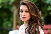 এই জায়গাটায় আসার জন্য, প্রথমে মিথ্যা কথা বলে এসেছি : মিমি