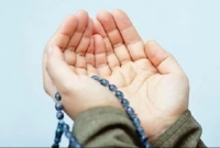 নবী (সা.) বলেন, ‘তিন ব্যক্তির দোয়া অগ্রাহ্য করা হয় না, বরং কবুল করা হয়