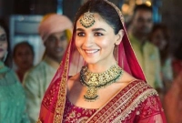 যা করে শ্বশুরবাড়িতে সবাইকে তাক লাগালেন আলিয়া!