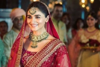 শ্বশুরবাড়িতে পা রেখেই তাক লাগিয়ে দিয়েছেন আলিয়া