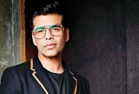 দুঃসংবাদ দিলেন করণ জোহর