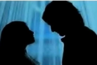 আত্মহত্যার বিষ কিনতে গিয়ে হলো গৃহবধুর পরকীয়া! তারপর..