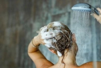 যেভাবে নিবেন চুলের যত্ন