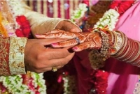 সুখী হতে চাইলে স্ত্রীর কাছে লুকান ৪টি বিষয়!