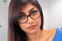 অঝোরে কাঁদতে থাকলেন মিয়া খালিফা, বমি করে ফেললেন পুরুষসঙ্গী