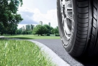 গাড়ির টায়ার কালো ছাড়া অন্য রঙের হয় না কেন, জানেন?