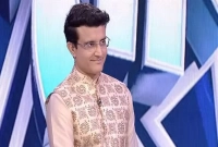  সৌরভ দাদাগিরির সঞ্চালকের আসন ছেড়ে চলে গেলন! ঘটেছে মজার ঘটনা!