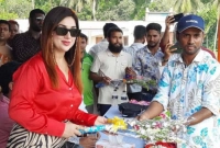 উপস্থিত মানুষদের কাছে নিজের জন্য ভালোবাসা চাইলেন অপু