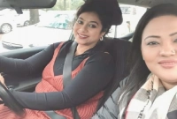 নিজেই গাড়ি চালিয়ে মমতাজকে নিয়ে ঘুরেছেন শাবনূর