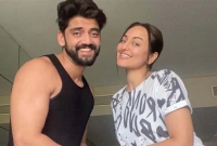 জাহিরের সঙ্গে প্রকাশ্যে প্রেমের সম্পর্কের স্বীকার করলেন সোনাক্ষী