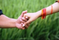 ভাতিজাকে নিয়ে পালিয়ে গেছে চাচি!