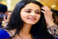 সিনেমা প্রতি কত নেন, কত টাকার মালিক আনুষ্কা শেঠি? জানুন