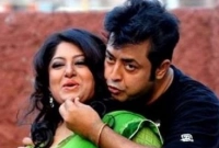 স্বামীকে মৌসুমীর ভাই ডাকা নিয়ে মুখ খোললেন ওমর সানী