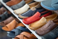 সস্তা জুতা পড়ে শরীরের বারোটা বাজাবেন না!