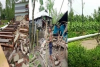 মুহুর্তে অর্ধশত ঘরবাড়ি বিধ্বস্ত! স্থায়ী ছিল ২০ মিনিট!