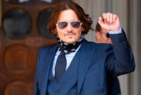 আইকনিক চরিত্রে জনি ডেপকে ২৮০০ কোটি টাকার প্রস্তাব