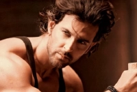 দুবাইয়ে হৃতিকের রাস্তা তৈরির বায়নায় ছবির খরচ বেড়ে দ্বিগুণ!