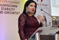 এই নারীকে হন্যে হয়ে খুঁজছে এফবিআই, সন্ধান দিলে ১ কোটি টাকা পুরষ্কার