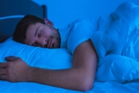 রাতে ঘুমানোর সময় অনেকে যে ভুলটি করে!