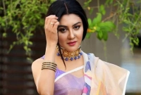 যা করে এবার হইচই ফেলে দিলেন জয়া আহসান!