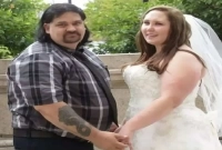 প্রথম দেখাতেই প্রেম অতঃপর প্রেমিকের বাবাকেই বিয়ে!