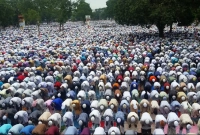 লাখো মুসল্লির উপস্থিতিতে শোলাকিয়ায় ঈদ জামাত
