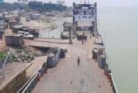 আগের সেই চিরচেনা রূপ আর নেই, ফেরিঘাট ফাঁকা