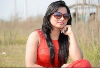 নায়িকা পুষ্পিতা চিৎকার দিলে দ্রুত পালিয়ে যায়...