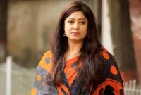 এবার সেই তালিকায় যোগ দিয়েছেন মৌসুমী