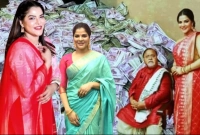 রাজ্যের শিক্ষামন্ত্রী ও অভিনেত্রীর গ্রেফতারি নিয়ে যা বলছেন তারকা