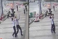 পাঁচ তলা থেকে নীচে পড়ছিল শিশু, ছুটে এসে লুফে নিলেন তরুণ!