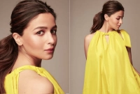 আলিয়ার হলুদ এই পোশাকের দাম শুনলে অবাক হবেন!