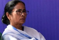 বাংলাদেশে আটক ভারতীয় জেলেদের ‘মোটা লাঠি দিয়ে মারা হয়েছে’: মমতা ব্যানার্জী