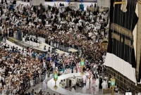 পরিবর্তন করা হলো পবিত্র কাবার গিলাফ