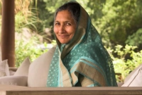 স্কুলের গণ্ডি পার করতে না পারা মেয়েটিই আজ এশিয়ার সবচেয়ে ধনী মহিলা