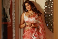 খানেরা পঞ্চাশোর্ধ্ব, নিজের সঙ্গে মানানসই নায়ক চান জাহ্নবী