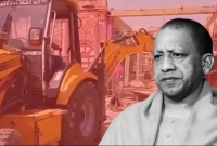 নারীকে অসন্মান করায় বিজেপিকর্মীর বাড়ি বুলডোজারে গুঁড়িয়ে দিল যোগী প্রশাসন