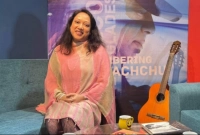 ওরা যেহেতু বাইরে, এজন্য আমি ছুটে বেড়াচ্ছি: আইয়ুব বাচ্চুর স্ত্রী