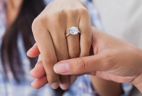 বিয়ের আংটি অনামিকায় পরতে হয় কেন, জানেন? 