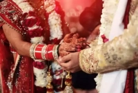 নিজে দাঁড়িয়ে থেকে পরকীয়া প্রেমিকের সঙ্গে স্ত্রীর বিয়ে দিলেন স্বামী নিজে দাঁড়িয়ে থেকে পরকীয়া প্রেমিকের সঙ্গে স্ত্রীর বিয়ে দিলেন স্বামী