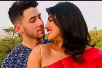 নিক যখন ৮ বছরের শিশু, প্রিয়াঙ্কা তখন বিশ্বসুন্দরী