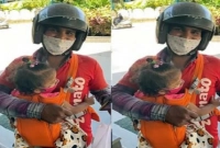 ২ সন্তানকে বুকে নিয়েই ফুড ডেলিভারি করেন মা!