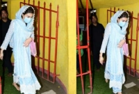 বিপদে পড়ে হঠাৎ ধার্মিক হয়ে ওঠলেন জ্যাকুলিন