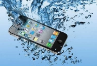 মোবাইল পানিতে পড়ে গেলে দ্রুত যা করা উচিৎ